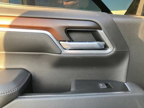 Used 2025 GMC Sierra 1500 Denali AWD/4WD image 10