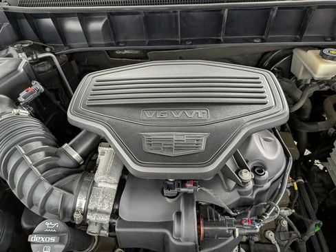 Used 2018 Cadillac XT5 Luxury w/ Driver Awareness Package image 30