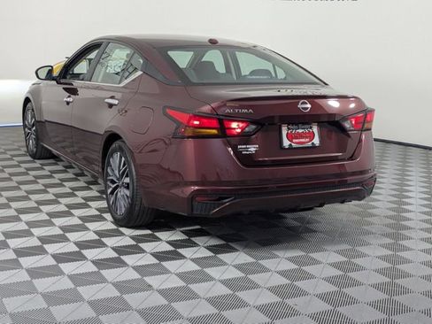 Used 2025 Nissan Altima 2.5 SV FWD image 7