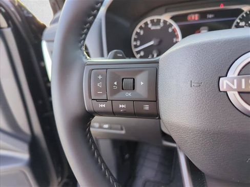 Used 2026 Nissan Rogue SV FWD image 17