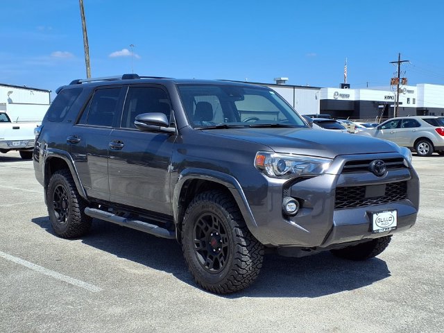 Used 2022 Toyota 4Runner SR5 Premium w/ Moonroof Package AWD/4WD image 3