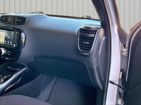 Used 2014 Kia Soul ! w/ Sun & Sound Package FWD image 13