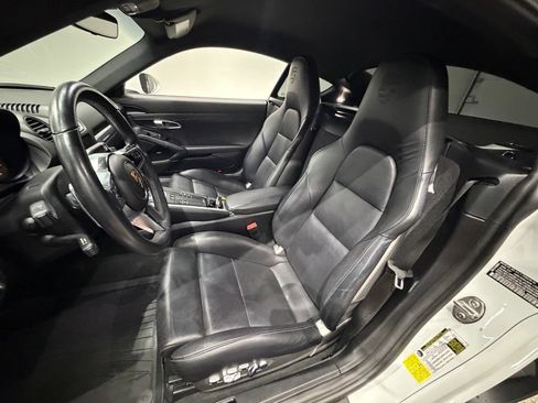 Used 2019 Porsche 718 Cayman S RWD image 26