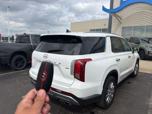 Used 2023 Hyundai Palisade SEL image 3