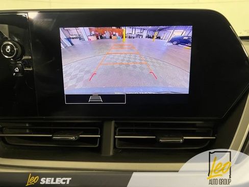 Used 2024 Chevrolet Trax LS w/ LS Convenience Package FWD image 22
