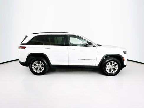 Used 2023 Jeep Grand Cherokee Limited AWD/4WD image 10