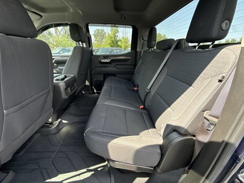 Used 2022 Chevrolet Silverado 1500 LT AWD/4WD image 23