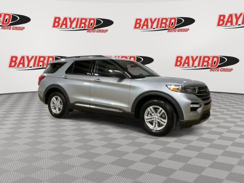 Used 2023 Ford Explorer XLT w/ Equipment Group 202A RWD image 3