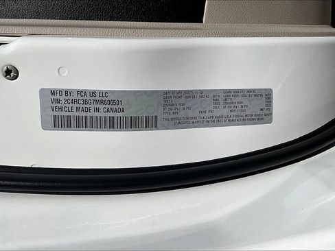 Used 2021 Chrysler Pacifica Touring-L image 45