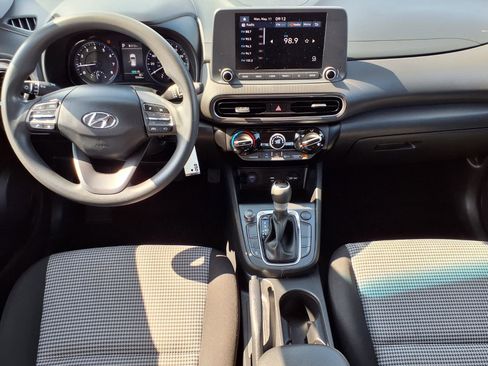 Used 2023 Hyundai Kona SE FWD image 4