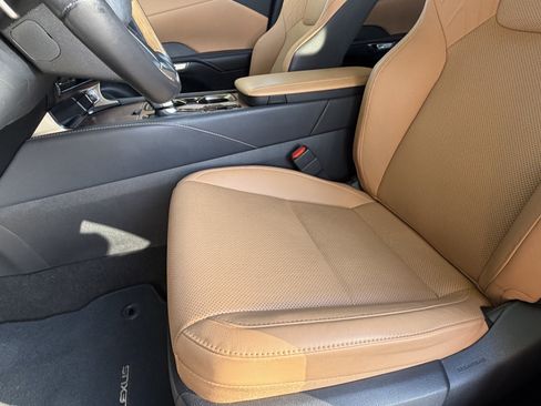 Used 2025 Lexus RX 350 Premium FWD image 16