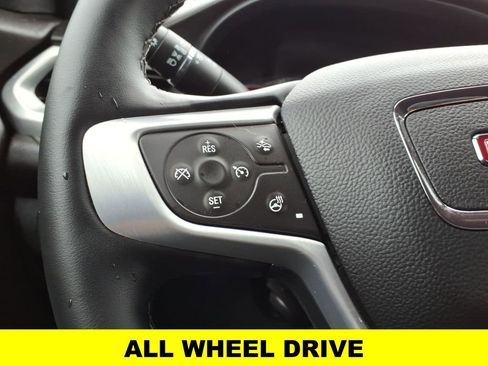 Used 2023 GMC Acadia SLT w/ Technology Package image 16