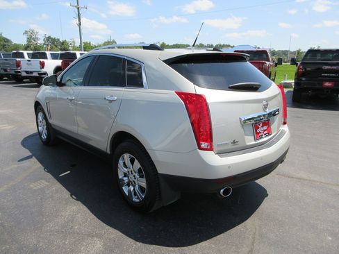 Used 2014 Cadillac SRX Luxury w/ Driver Awareness Package FWD image 9