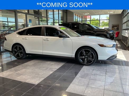 Used 2025 Honda Accord Sport image 1