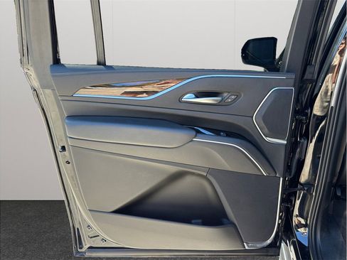 Used 2022 Cadillac Escalade ESV Luxury RWD image 43