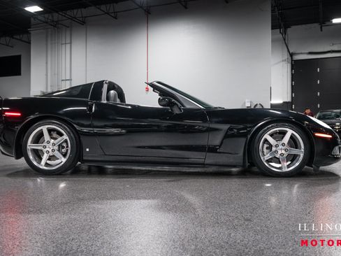 Used 2007 Chevrolet Corvette Coupe w/ Preferred Equipment Group RWD image 6