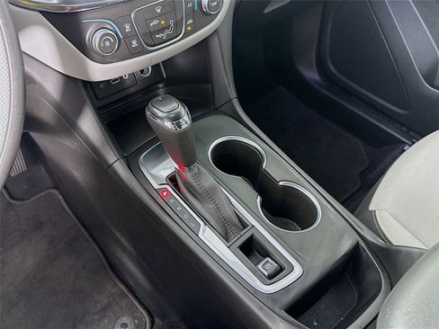 Used 2021 Chevrolet Equinox LS w/ LS Convenience Package image 15