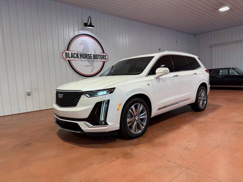Used 2022 Cadillac XT6 Premium Luxury w/ Platinum Package image 4