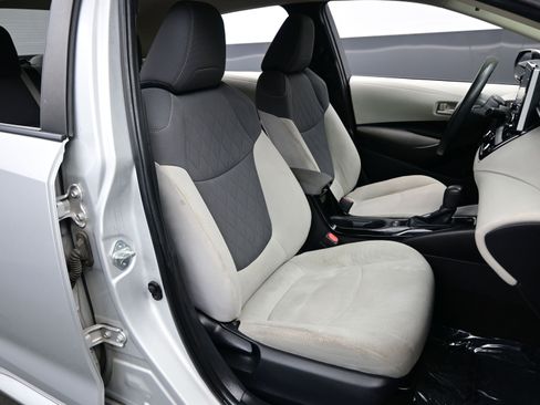 Used 2021 Toyota Corolla LE image 12