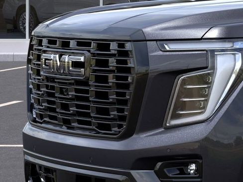 New 2026 GMC Yukon Denali Ultimate AWD/4WD image 13