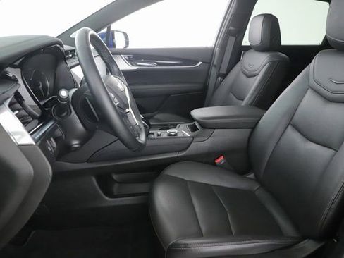 Used 2025 Cadillac XT5 Premium Luxury image 16