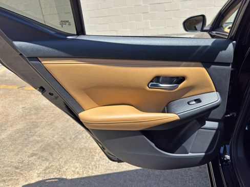 Used 2023 Nissan Sentra SV w/ SV Premium Package image 38