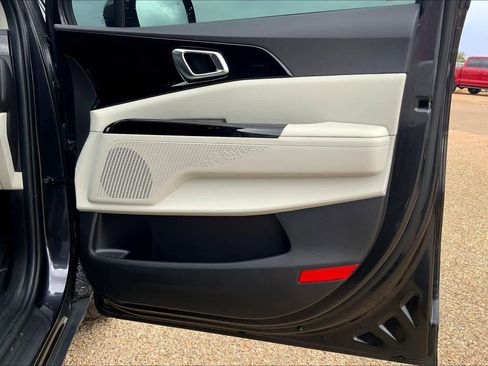 Certified 2024 Kia Carnival EX image 21