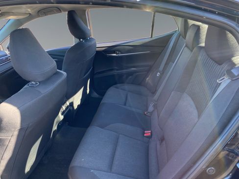 Used 2025 Toyota Camry LE image 13