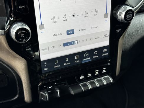 Used 2024 RAM 2500 Laramie image 20