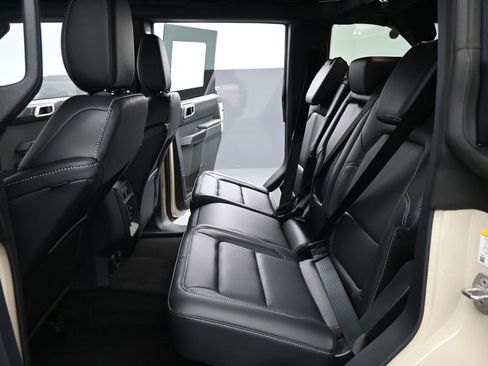 New 2026 Ford Bronco Outer Banks image 19