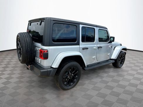 Used 2023 Jeep Wrangler Unlimited Sahara w/ Cold Weather Group AWD/4WD image 6