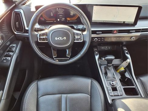 Used 2024 Kia Sorento S image 5