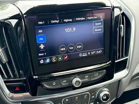 Used 2023 Chevrolet Traverse RS AWD/4WD image 17