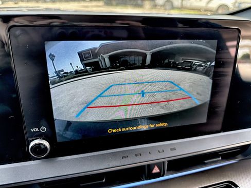 Used 2024 Toyota Prius XLE FWD image 17