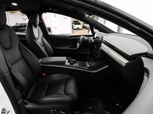 Used 2022 Tesla Model X image 29