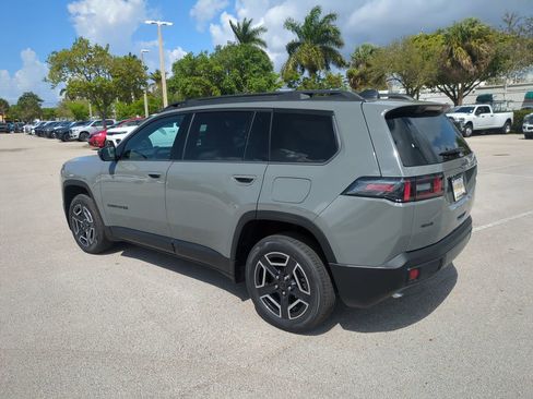 New 2026 Jeep Cherokee Laredo image 7