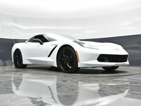 Used 2016 Chevrolet Corvette Stingray Coupe RWD image 49