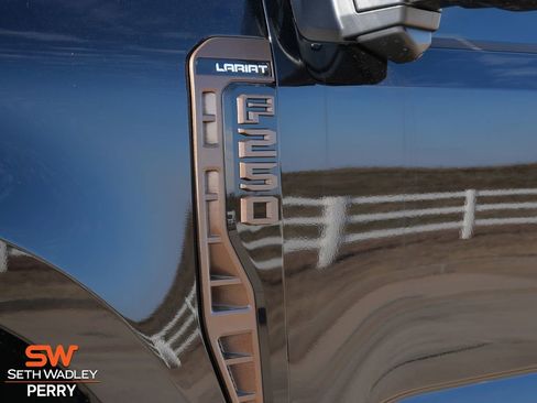 New 2025 Ford F250 Lariat w/ Lariat Ultimate Package AWD/4WD image 12