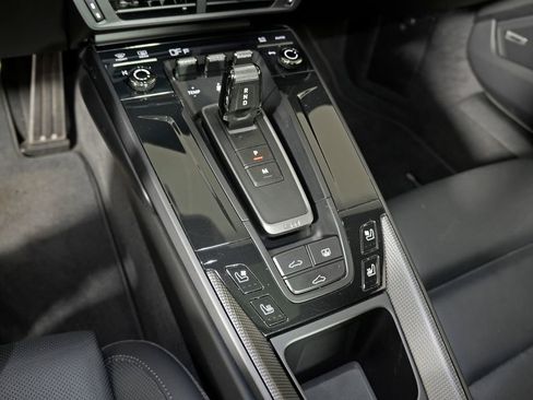 Certified 2025 Porsche 911 Carrera RWD image 33