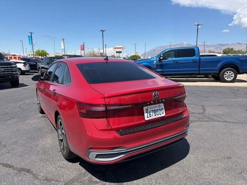 Used 2025 Volkswagen Jetta SEL FWD image 8