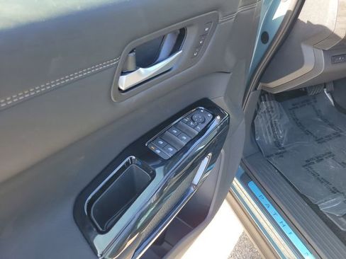 New 2026 Nissan Pathfinder Platinum w/ Cargo Package image 6