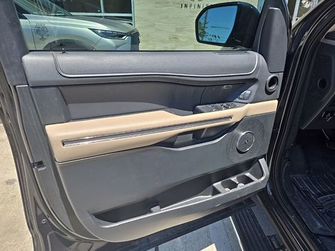 Used 2022 Ford Expedition Limited RWD image 10