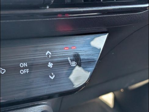 Used 2025 Nissan Kicks SR w/ SR Premium Package image 14