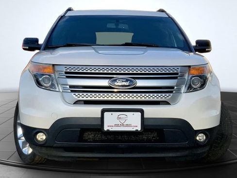 Used 2014 Ford Explorer XLT w/ Equipment Group 202A AWD/4WD image 3