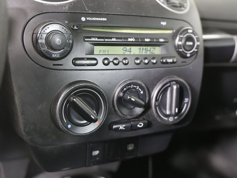 Used 2008 Volkswagen Beetle S image 14