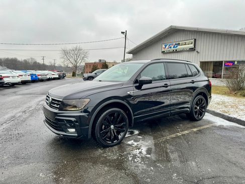 Used 2021 Volkswagen Tiguan SE R-Line image 2