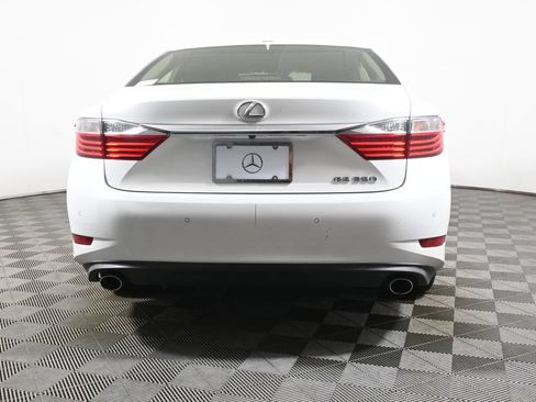 Used 2014 Lexus ES 350 w/ Luxury Package FWD image 6