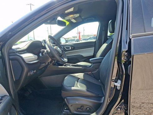 Used 2025 Jeep Compass Limited w/ Elite Group AWD/4WD image 14