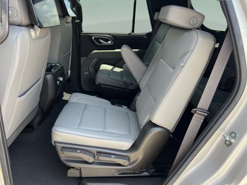 Used 2021 GMC Yukon SLT w/ SLT Premium Package RWD image 26