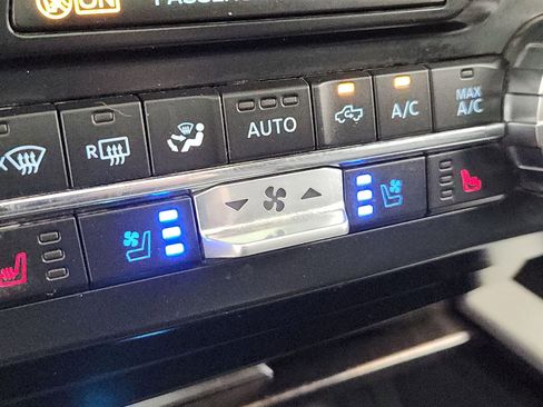 Used 2022 Ford F250 Lariat w/ Tremor Off-Road Package image 18